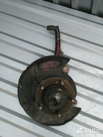 Поворотный кулак левый Toyota Land Cruiser 200,Lx5