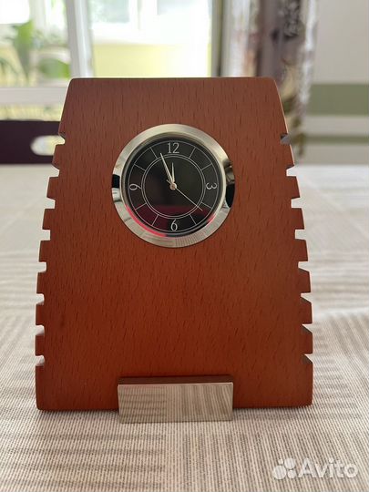 Новые настольные часы