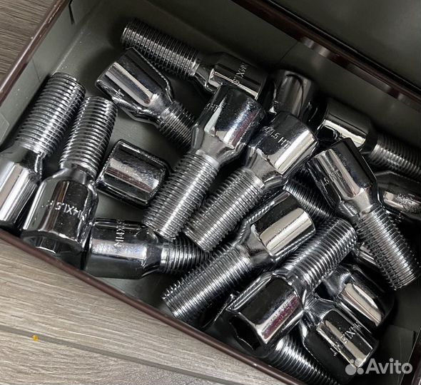 Болт М 14х1,5 HT