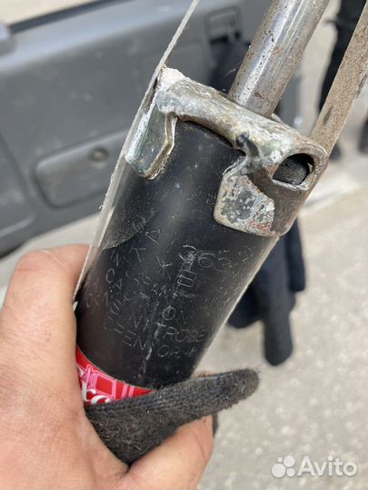 Амортизаторы Toyota Prius KYB 341363