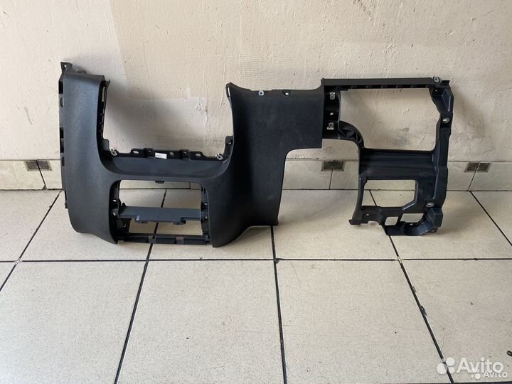 Накладка торпедо подрулевая Volkswagen Tiguan