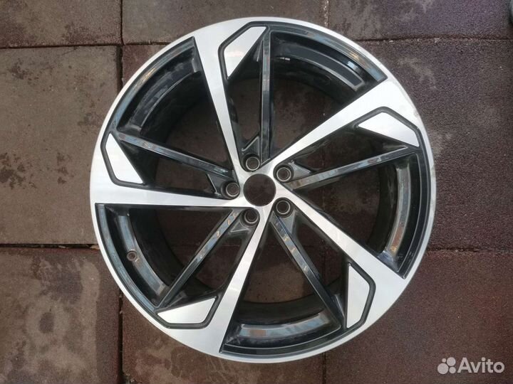 Диски R 22 Audi Q7. поштучно