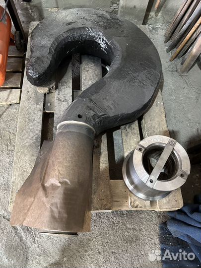 Крюк крановый грузовой