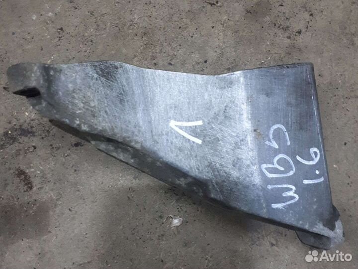 Левый кронштейн двигателя фольксваген пассат б5