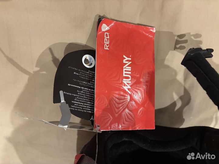 Шлем горнолыжный