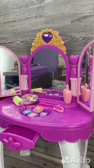 Туалетный столик с косметикой детский