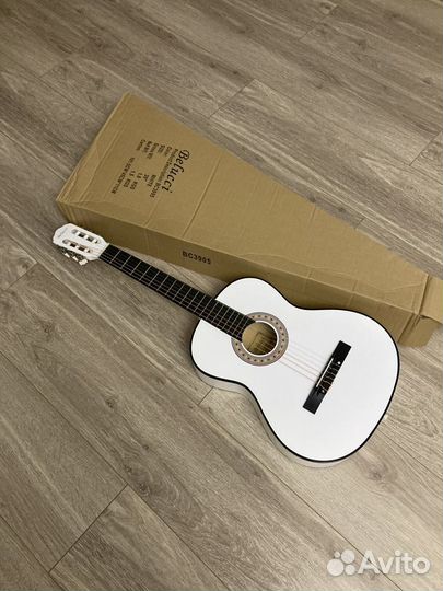 39005 гитара классическая цвет белый Belucci