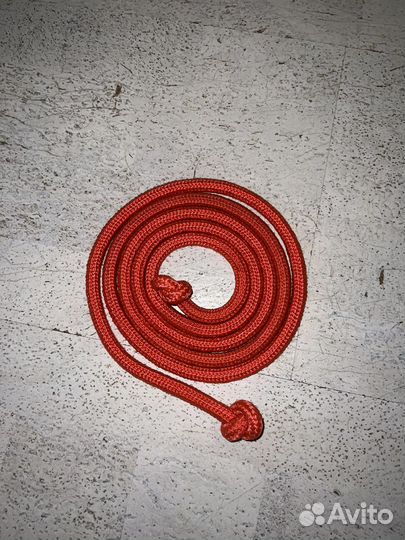 Гимнастическая скакалка