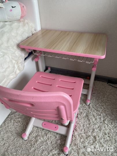 Растущий стол (парта) и стул
