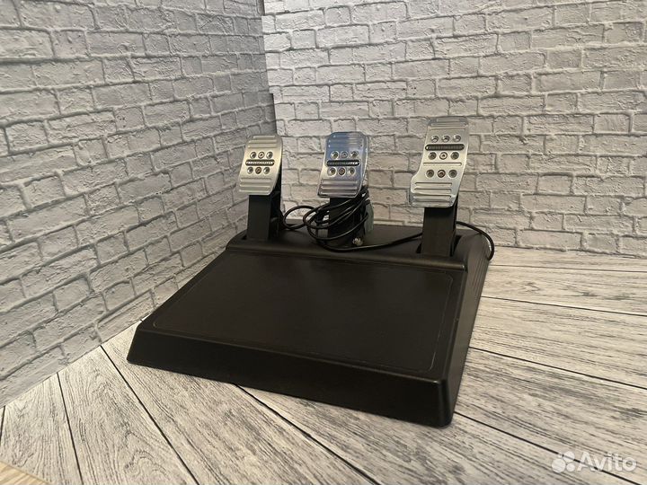 Thrustmaster T300 Ferrari Alcantara Edition руль