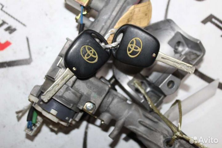 Замок зажигания toyota celsior UCF30 UCF31 С ключо