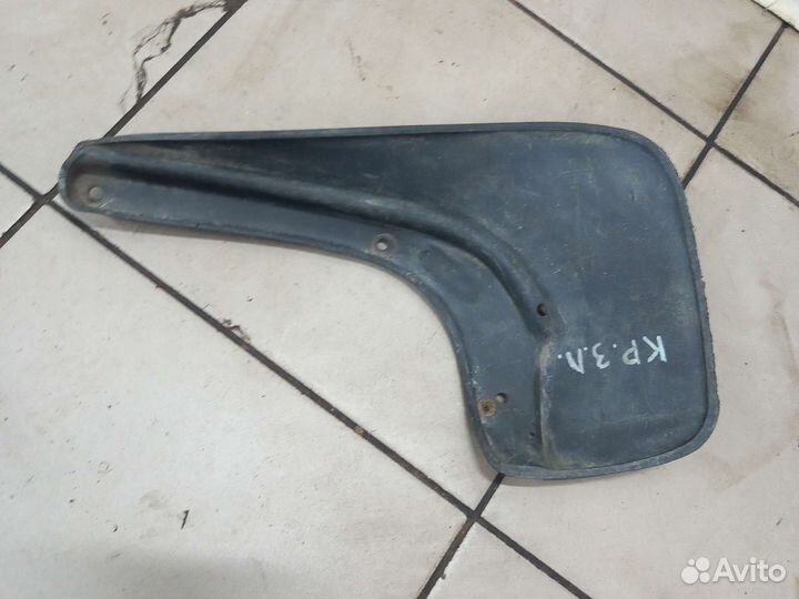 Задний левый брызговик Шевроле Круз хэтчбек