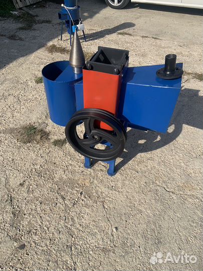 Веткоруб с бункерами, измельчитель веток, веткорез