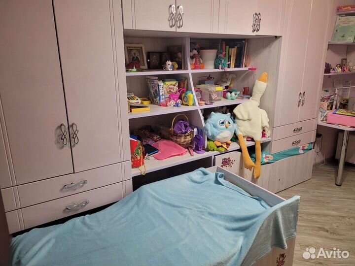 Детская стенка с выдвижными кроватями