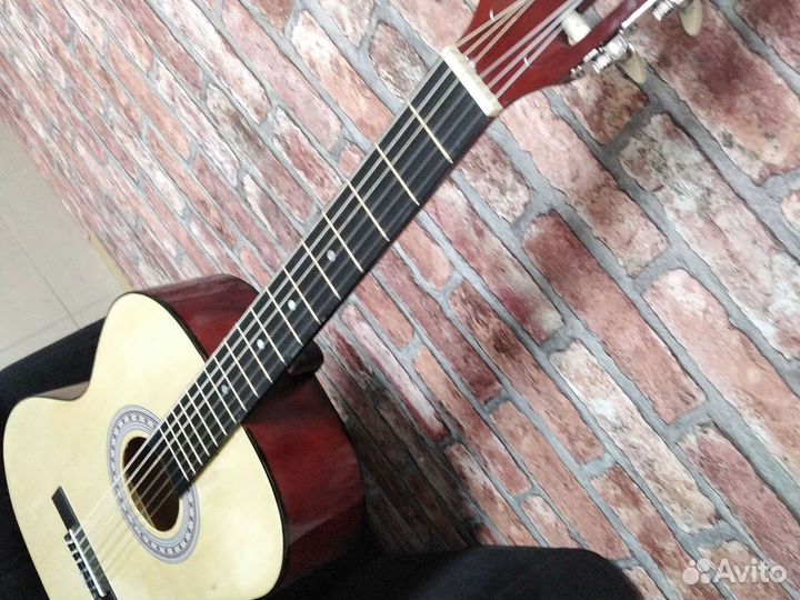 Гитара новая для обучения
