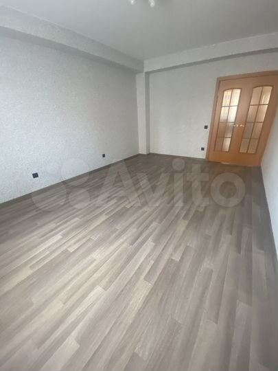 3-к. квартира, 90 м², 2/6 эт.