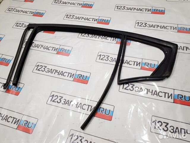 Уплотнитель стекла двери задней левой Chevrolet