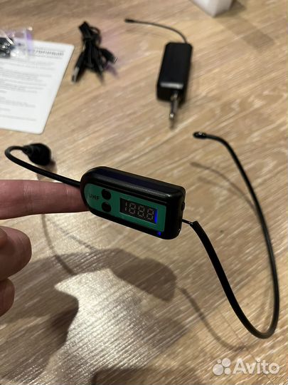 Головной микрофон UHF