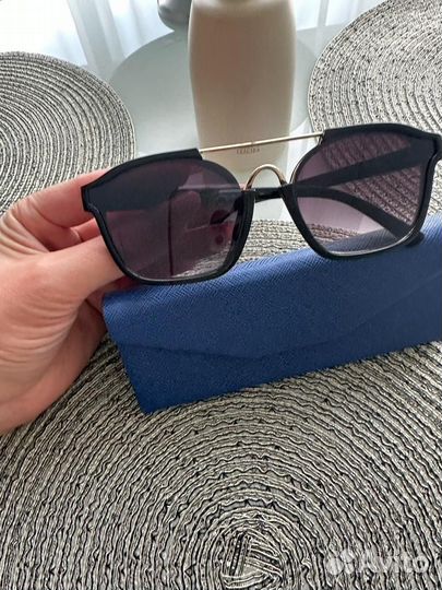 Солнцезащитные очки женские брендовые