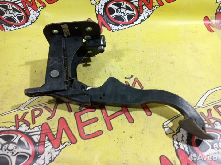 Педаль сцепления Chevrolet Lacetti седан 1.4 F14D3