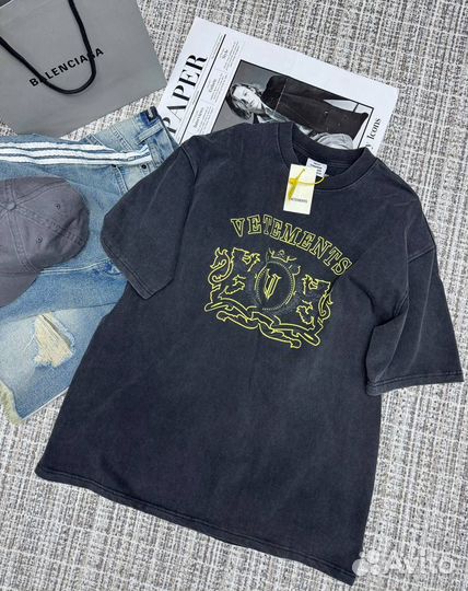 Футболка vetements