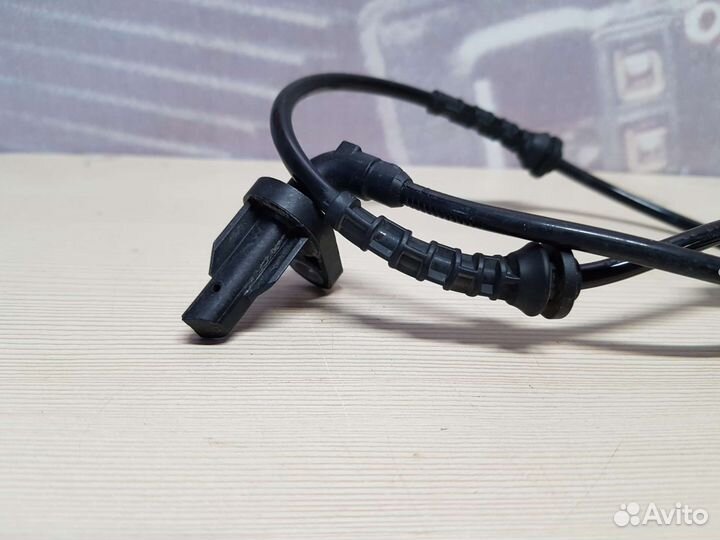 Датчик ABS задний правый Renault Duster