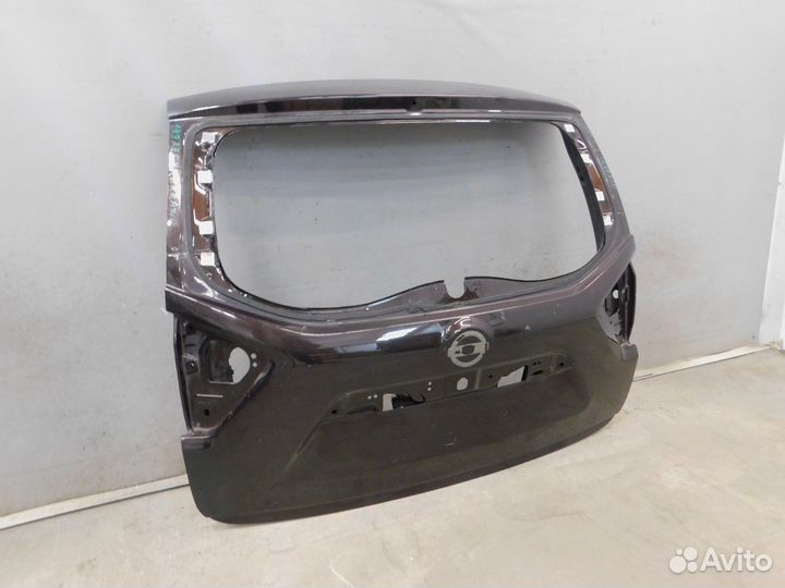 Дверь багажника Nissan Terrano