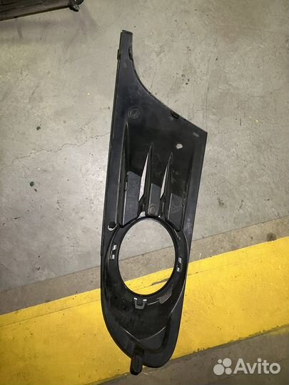 Решетка переднего бампера golf 6