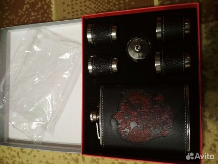 Подарочный набор фляга,4 рюмки и воронка