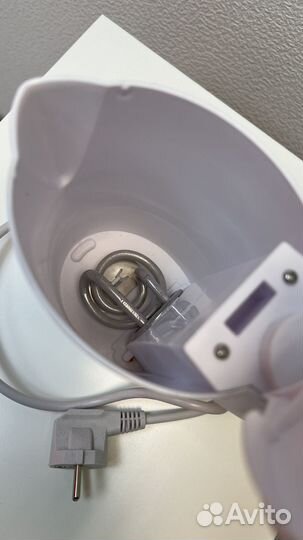 Чайник электрический белый