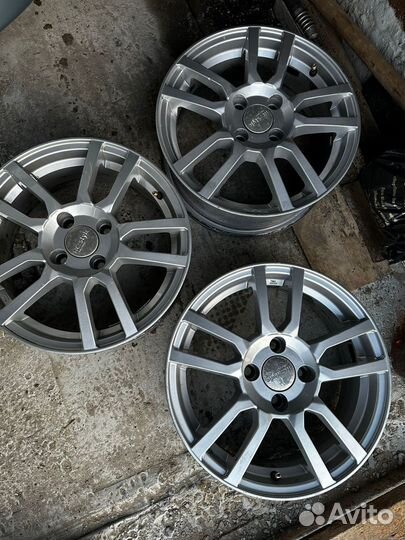 Диски для авто только 3 штуки