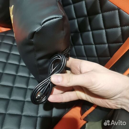 Игровое компьютерное кресло