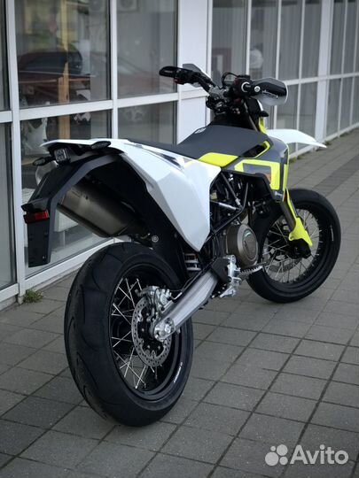 Husqvarna 701 Supermoto