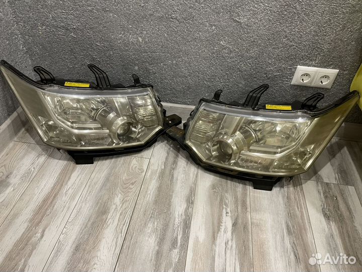 Фары Mitsubishi delica d5 xenon