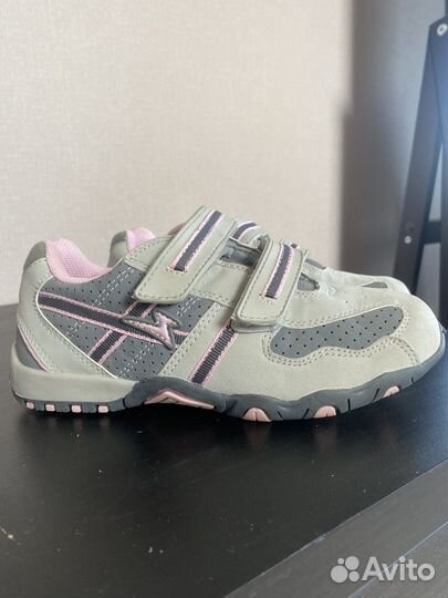 Кроссовки для девочки