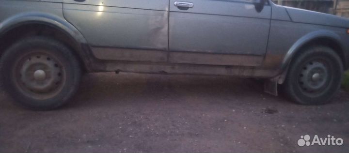 LADA 4x4 (Нива) 1.7 МТ, 2007, 180 000 км