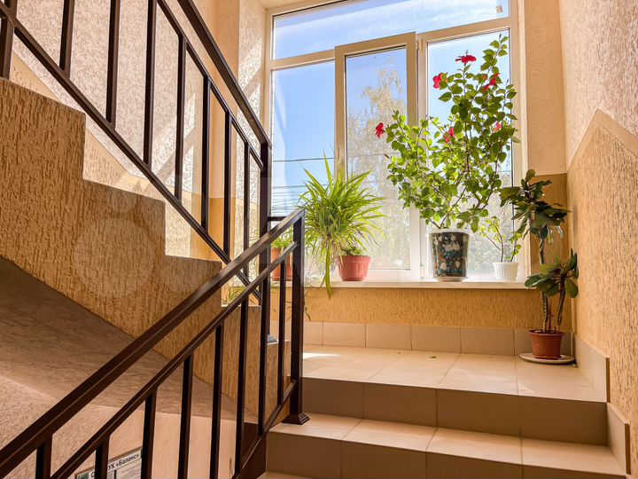 2-к. квартира, 49 м², 1/3 эт.