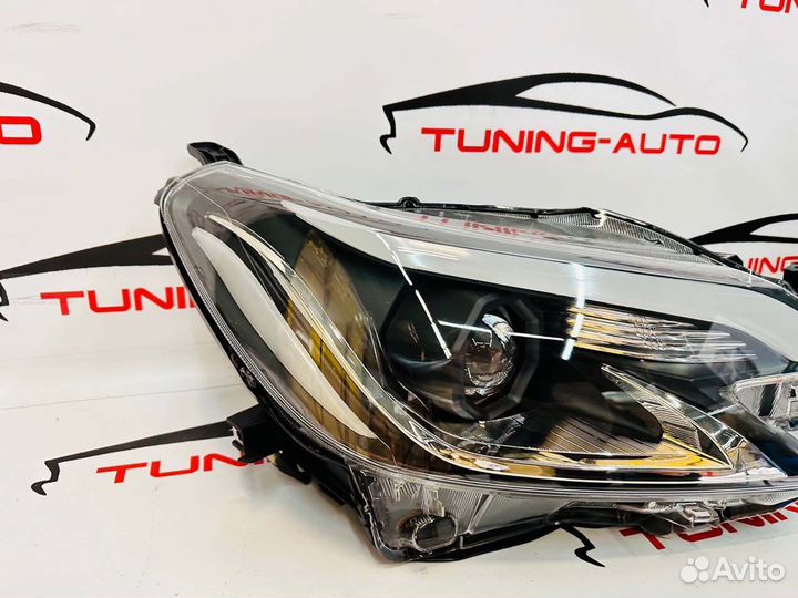 Фары Toyota Mark X (X130)