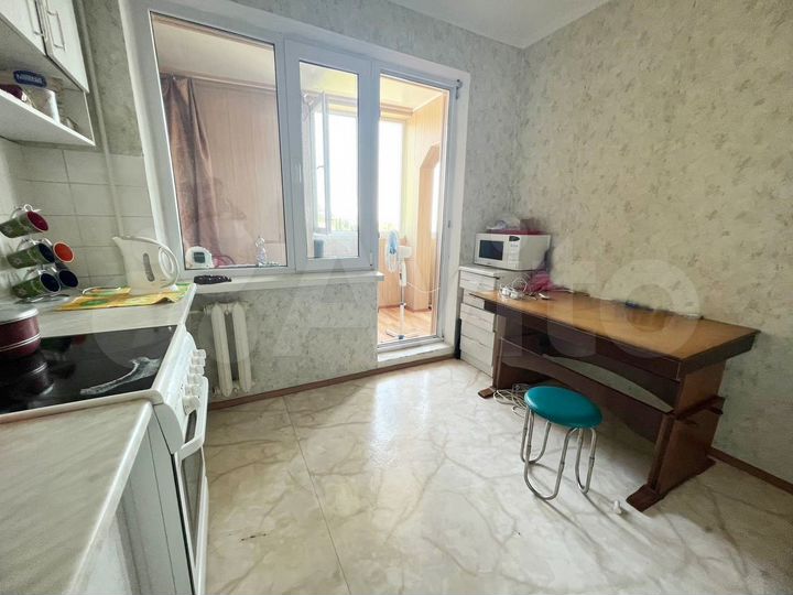 3-к. квартира, 80 м², 8/9 эт.