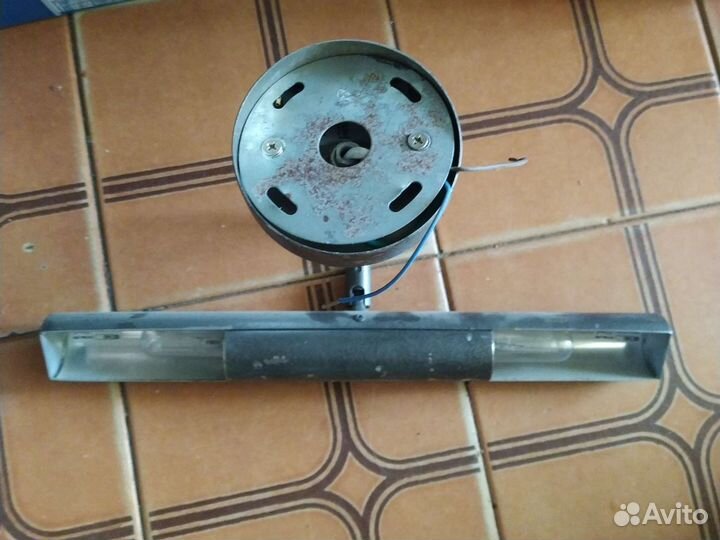 Настенная лампа, металл