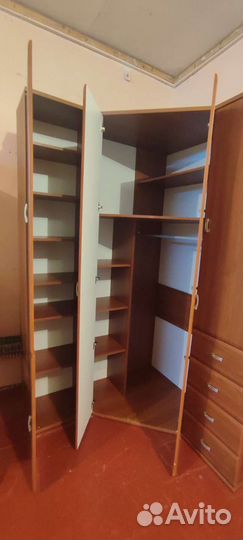 Шкаф угловой
