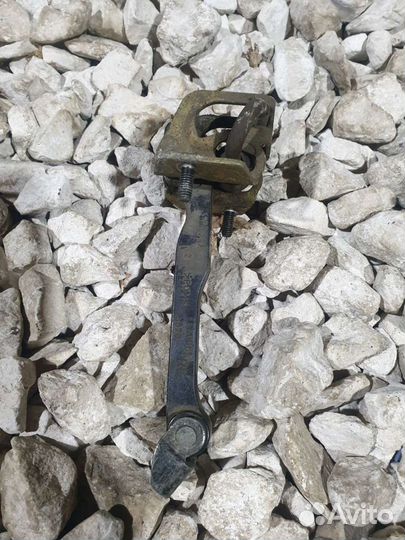 Ограничитель двери Volvo XC90 Вольво