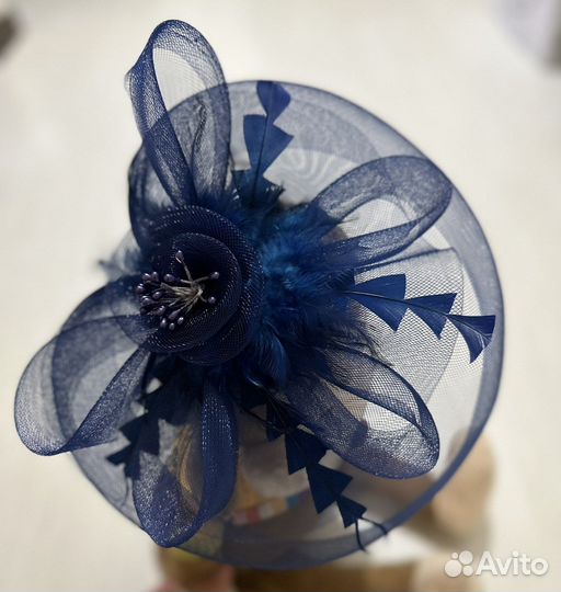 Шляпка для скачек и торжественных случаев