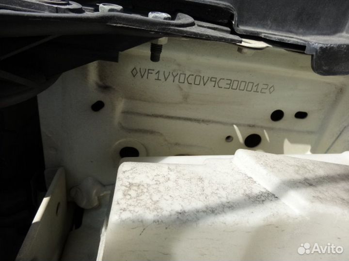 В разборе Renault Koleos (HY0) 2010г. 2,5л. 4WD