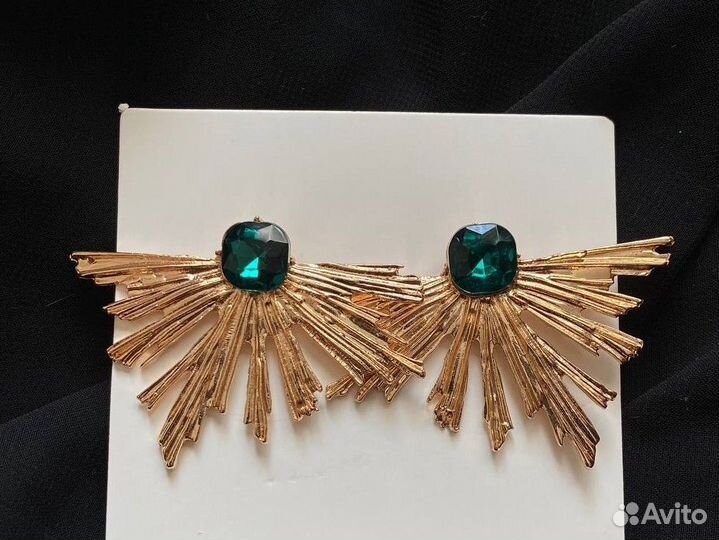 Новые серьги с зелёным камнем