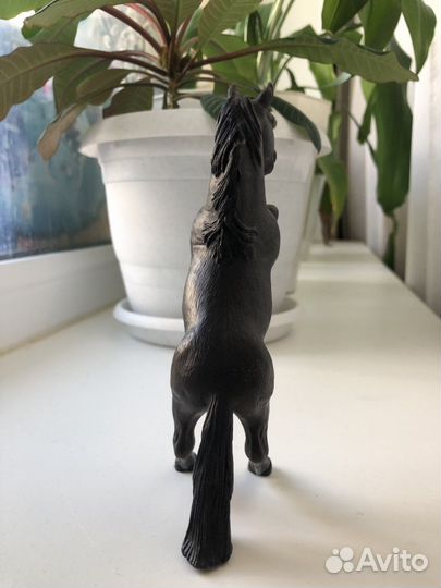 Лошадь schleich