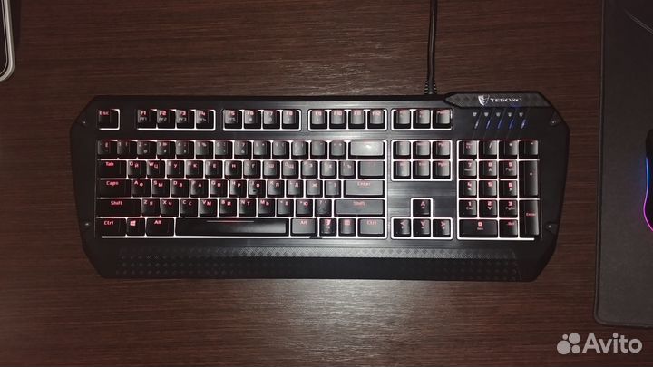 Клавиатура Tesoro Lobera Spectrum