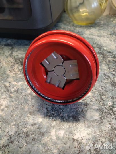 Закаточная машинка для жестяных банок