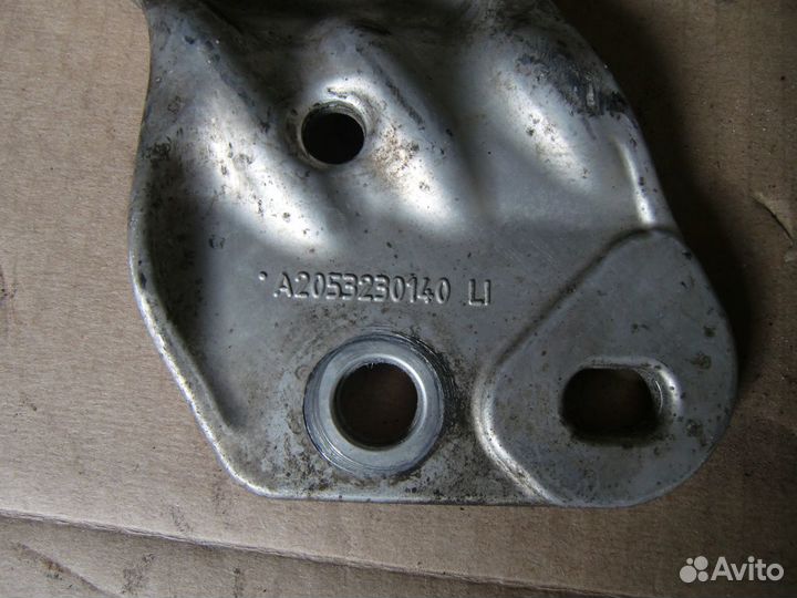 Кронштейн стабилизатора Mercedes W205 W213 X253