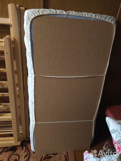 Детская кроватка с матрасом